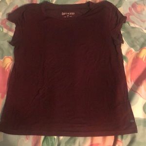 Burgundy tee American eagle soft and sexy Size xs